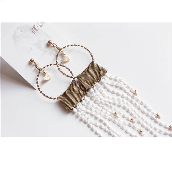 Gorgeous white and gold Monsoon Earrings - Picture 4 of 6